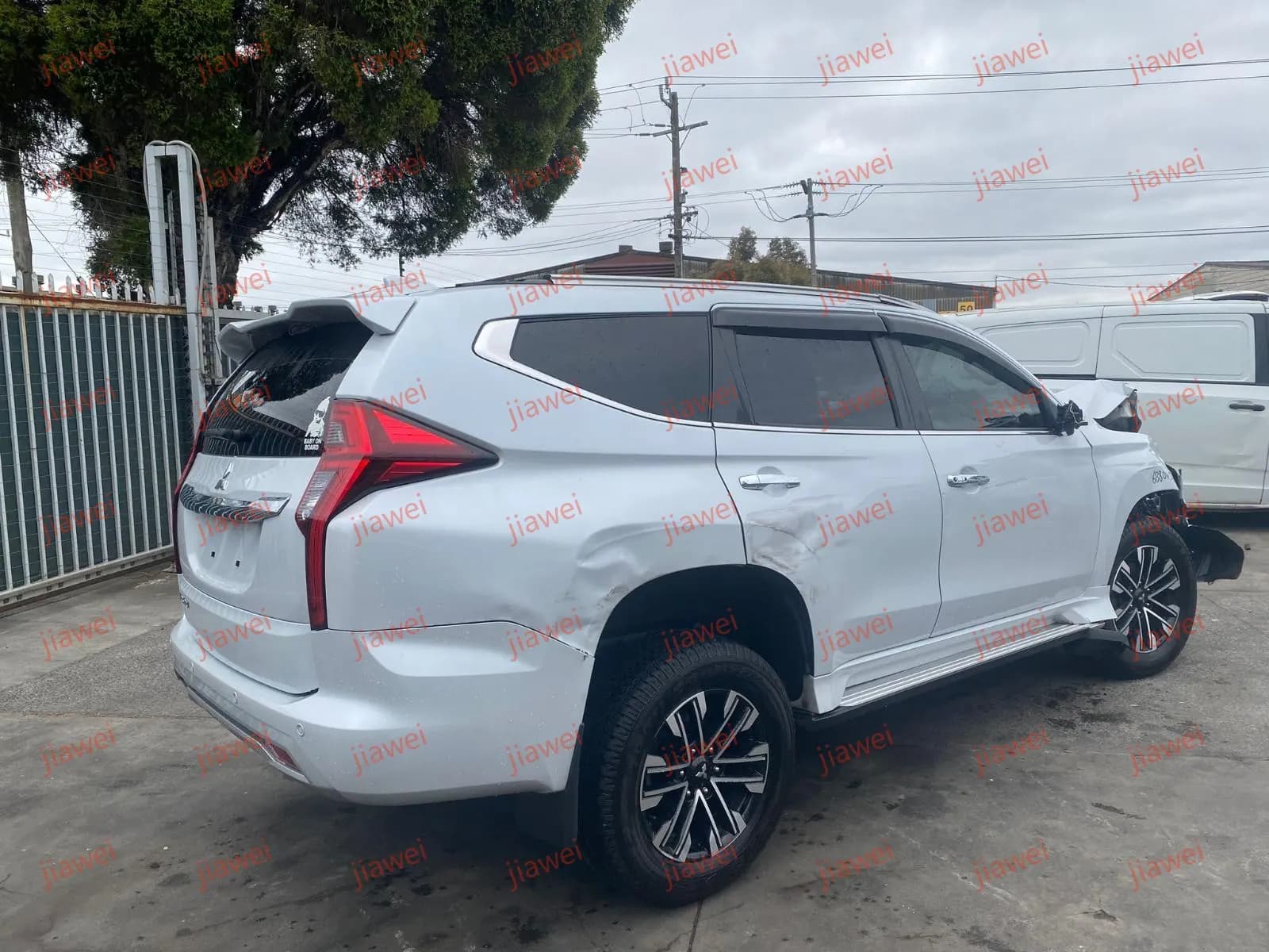 Tailgate | OE MR496715 | Mitsubishi | Body Parts